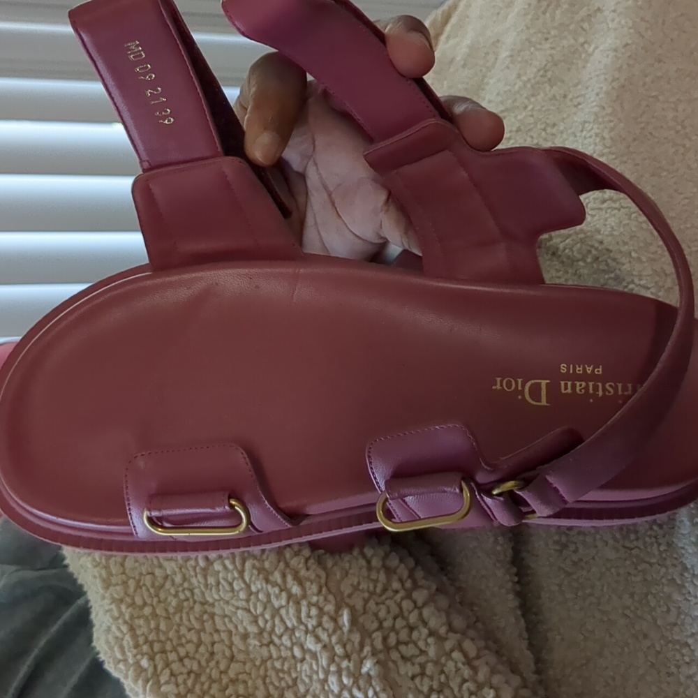 Sandals - Picture 4 of 4